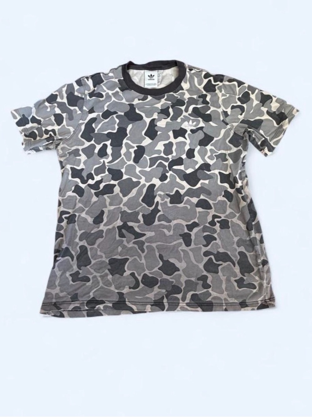 adidas Men’s Grey Camo Print Short Sleeve Tee with Gradient